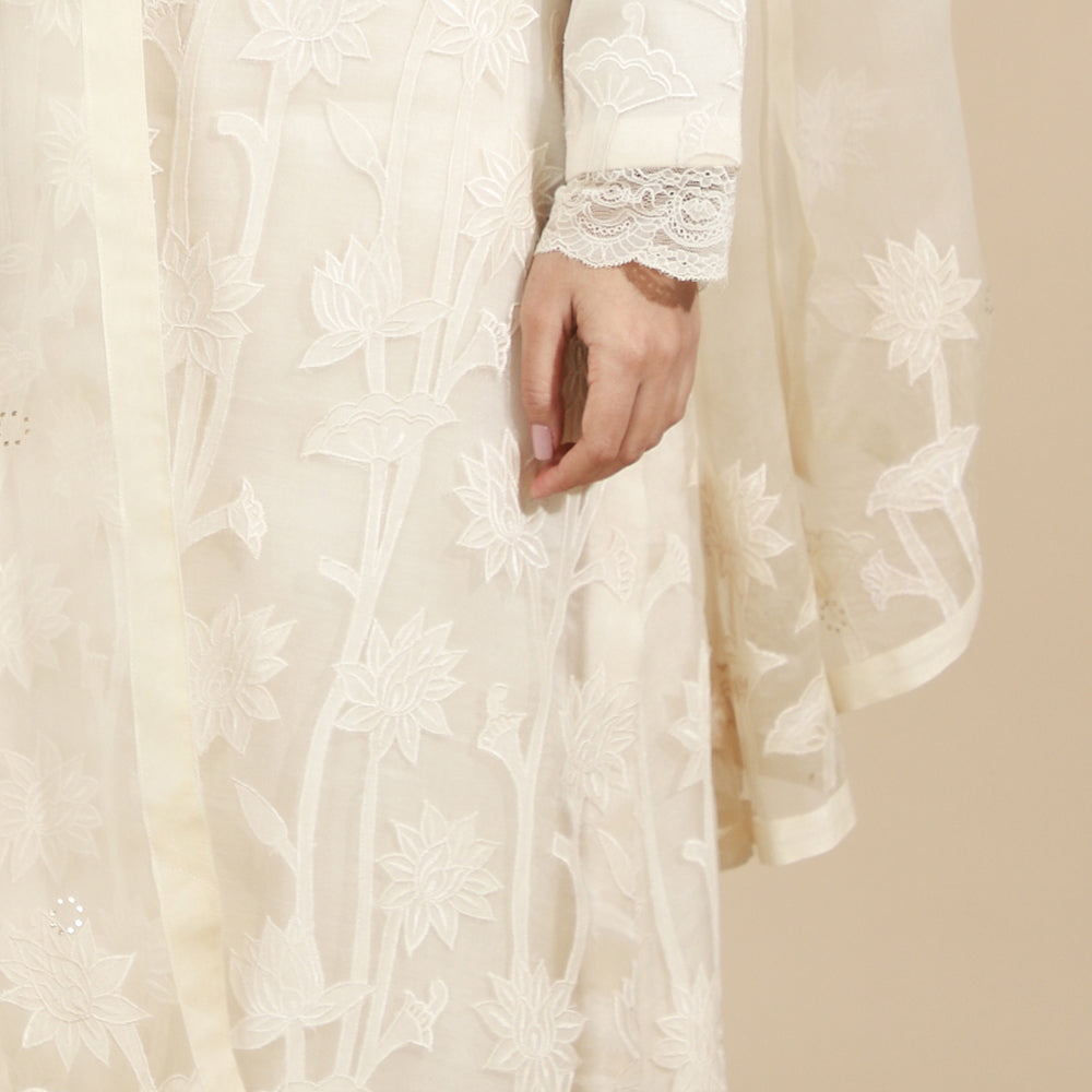 The Alabaster Flora Hand-Embroidered Silk Set