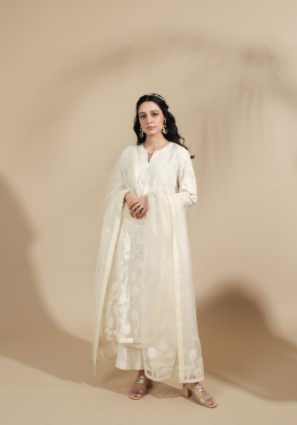 The Alabaster Flora Hand-Embroidered Silk Set