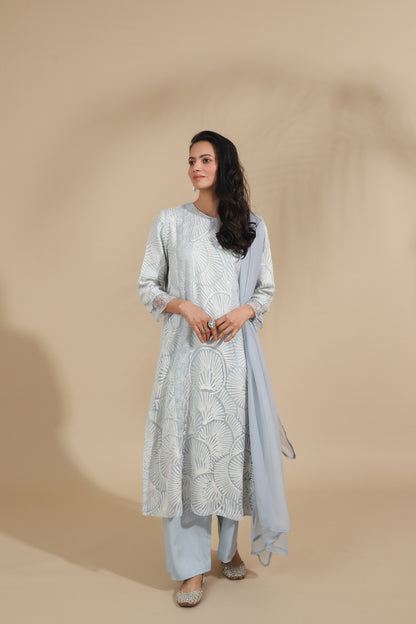 The Azure Shell Hand-Embroidered Silk Set